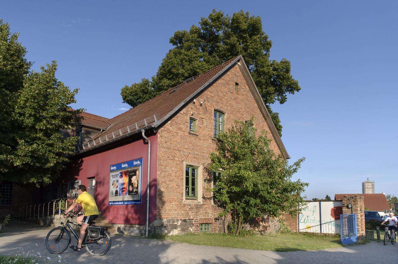 Basiskulturfabrik Oeko-Hotel Neustrelitz Eksteriør billede